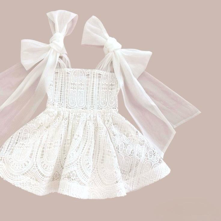 ملابس الأطفال