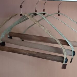 cintre & عَلاَّقَة