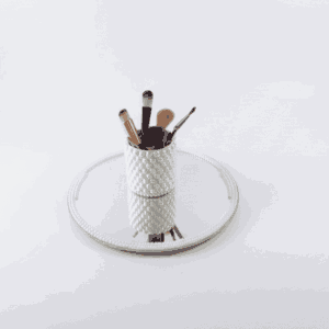 pot à pinceaux en perles- وعاء للفرشاة من اللؤلؤ